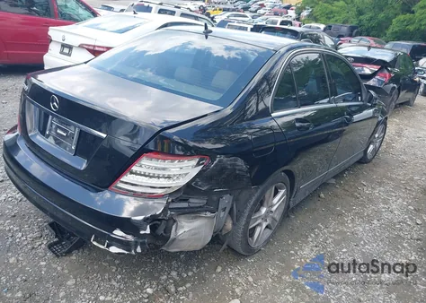 2011 Mercedes-Benz C 300 Luxury/Sport из США, поврежденный, VIN WDDGF5EB1BA509120